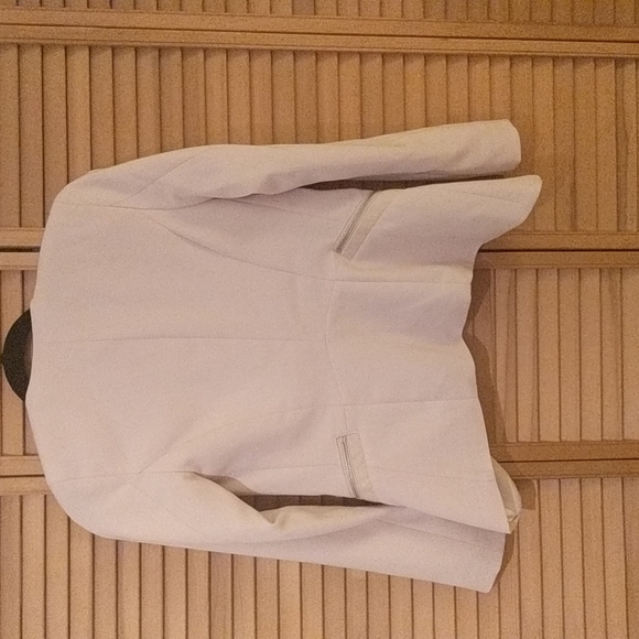 H&M Blush/beige Blazer 🤍 - Picture 3 of 11